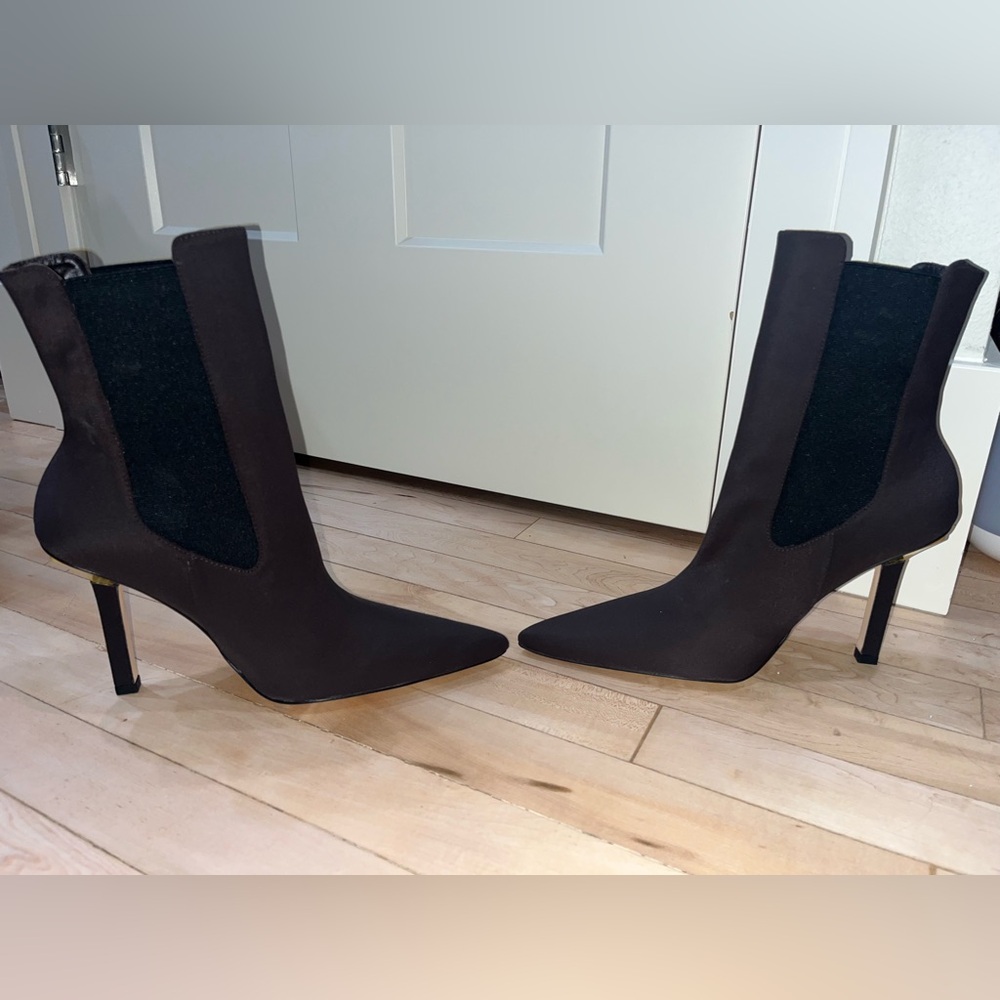 Good American Brown Heeled Boots